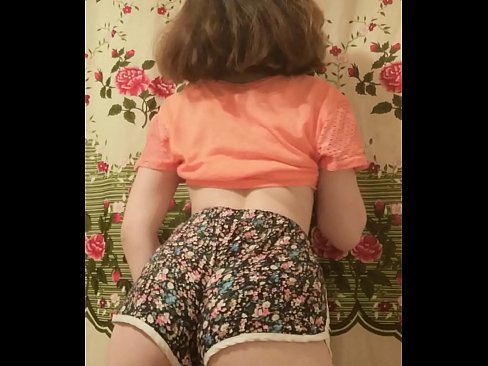 ❤️ Leanbh óg sexy ag baint dá shorts ar cheamara ❌  Porn na Rúise  linn ❌❤